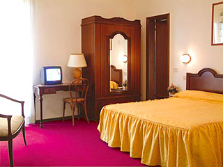 MilanoHelvetia Riccione room